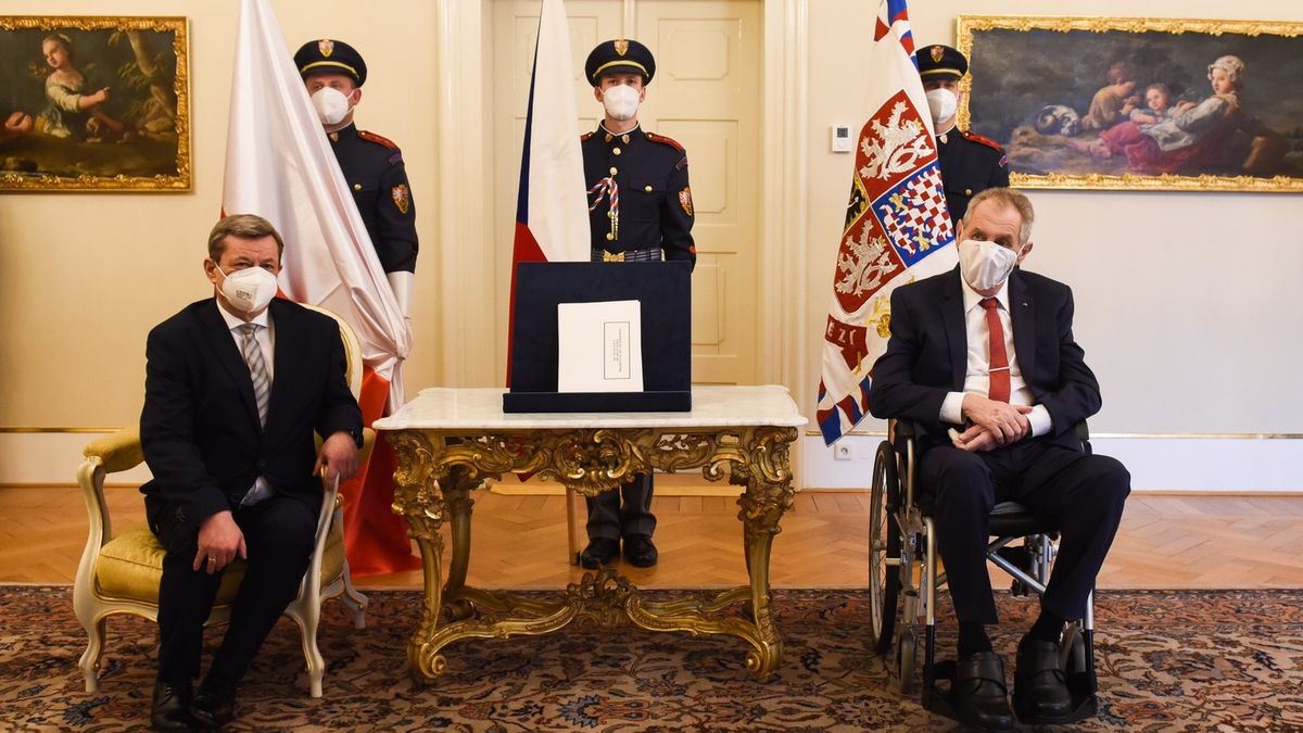 Komentář: Polsko opět hledá velvyslance pro Prahu, lháři mají body navíc
